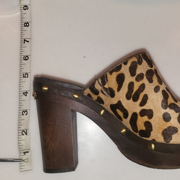 Vince Camuto Leopard Print Clog - Picture 6 of 6